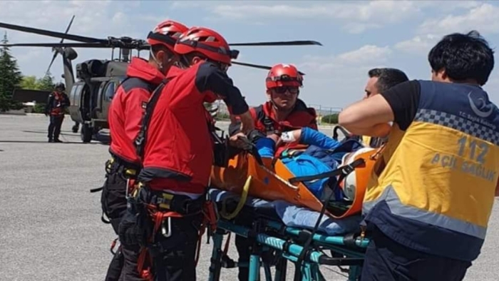 Aladağlar’da mahsur kalan turist kurtarıldı